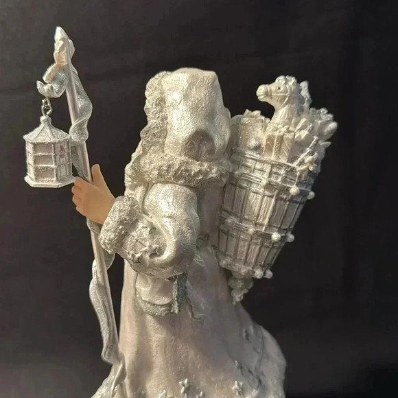 Vintage Old World Santa Music Box from San Francisco Music Box Company - Picture 7 of 12